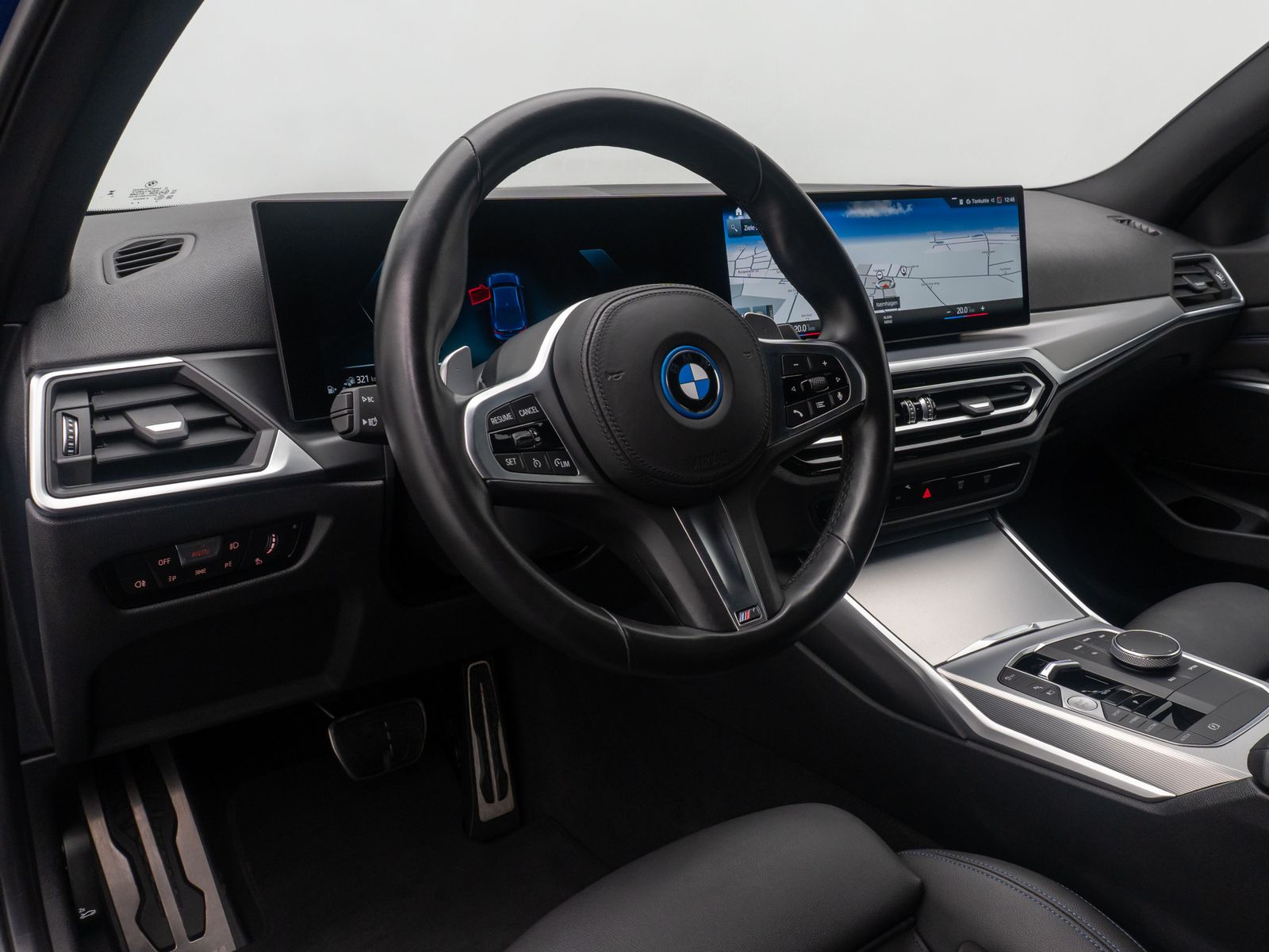 Fahrzeugabbildung BMW 320e M Spot DAB Widscreen PDC CockpitPlus 19Zoll