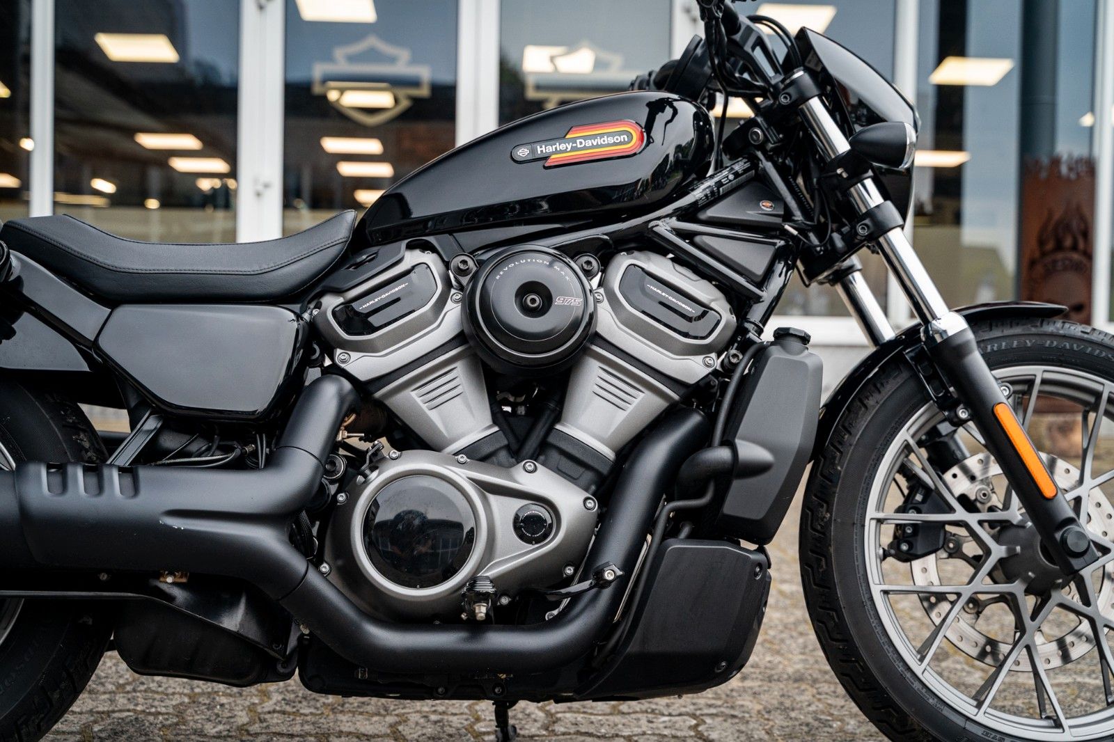 Fahrzeugabbildung Harley-Davidson RH975S Nightster Special - Jekill & Hyde -