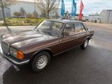 Mercedes-Benz Mercedes Benz 280E W123 H-Kennzeichen - Mercedes-Benz 280 Limousine W123 mit Benzin-Antrieb