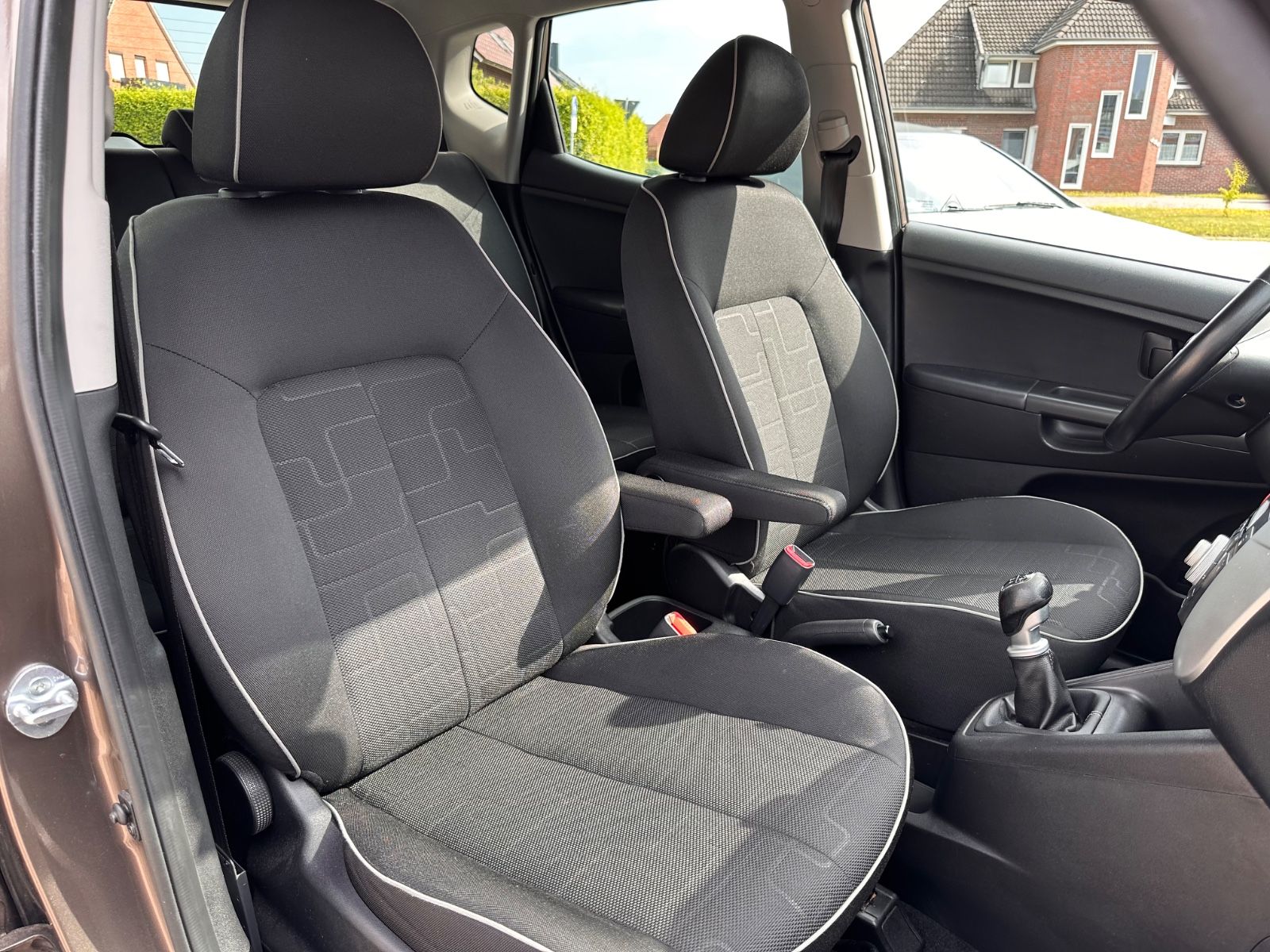 Fahrzeugabbildung Kia Venga 1.4 FIFA World Cup Edition SHZG/BT/Keyless