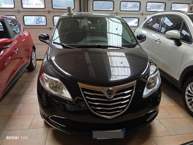 Lancia Ypsilon 1.2 69 CV 5 porte neopatentati