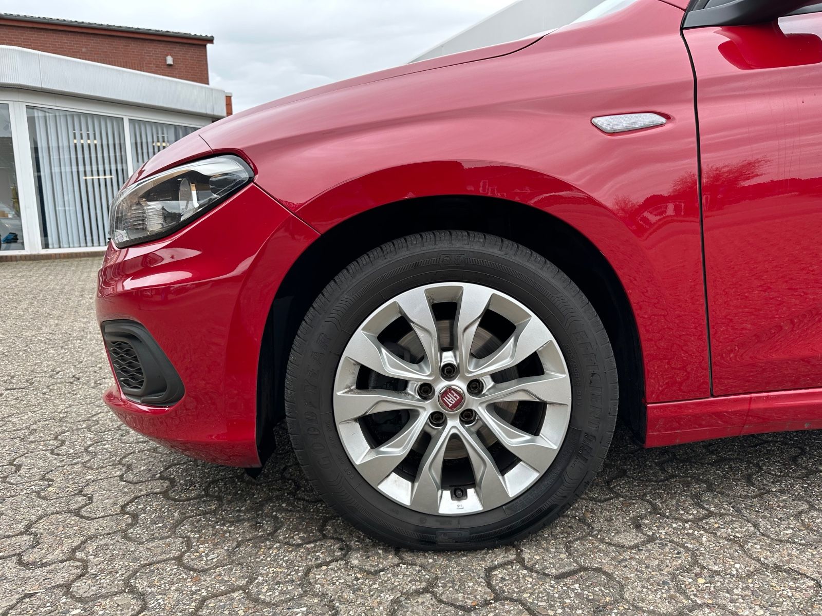 Fahrzeugabbildung Fiat Tipo 1.4 Kombi Sitzheizung/Klima/LM-Felgen 16"