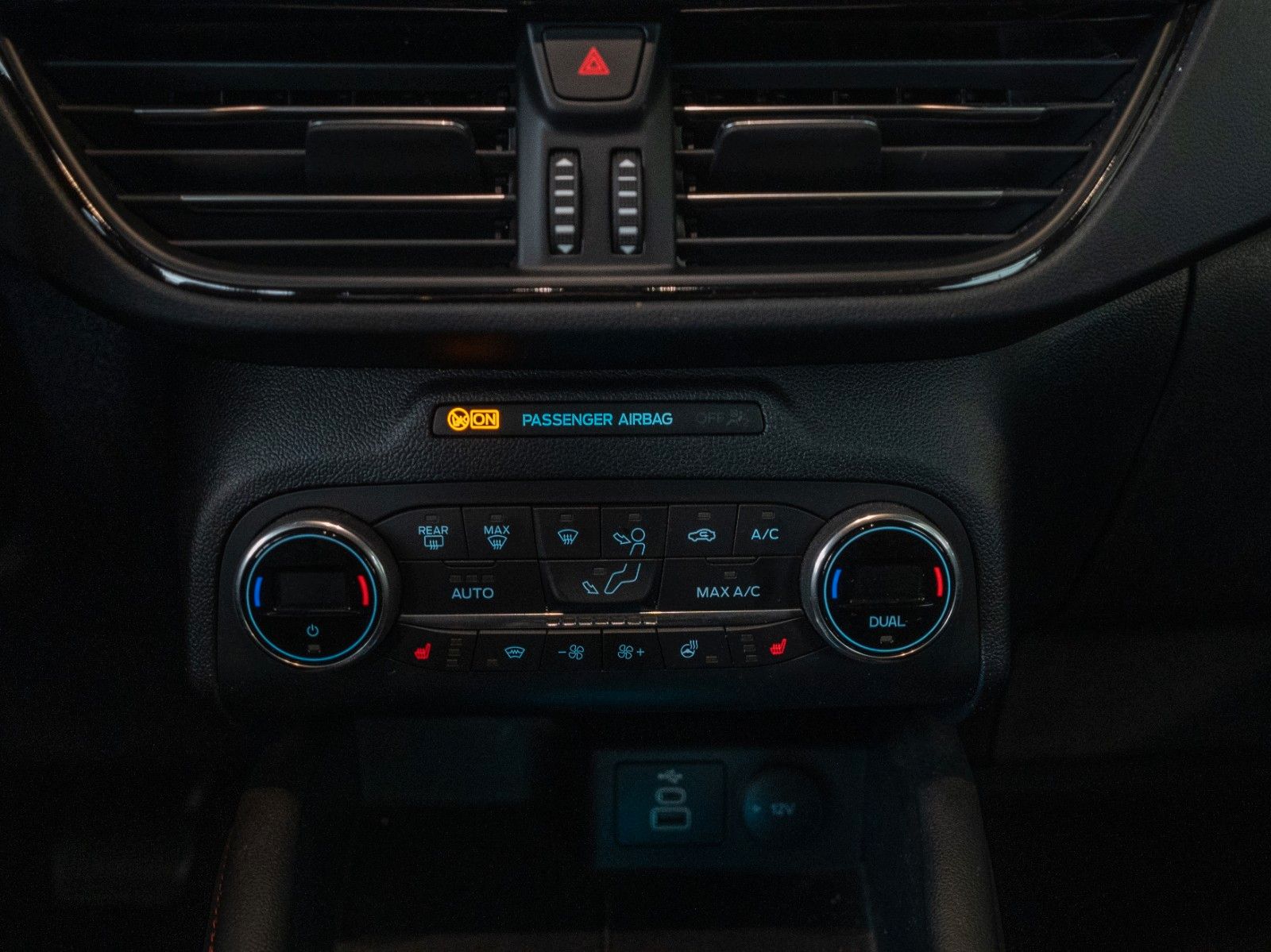 Fahrzeugabbildung Ford Kuga Plug-In Hybrid ST-Line WINTER-P/KAMERA/AHK