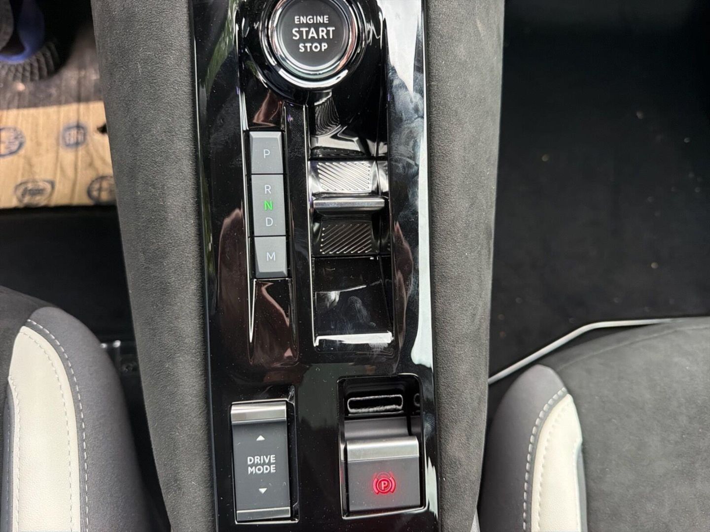 Fahrzeugabbildung Alfa Romeo Junior Ibrida Sport Speciale 1,2 VGT 107kW MY26