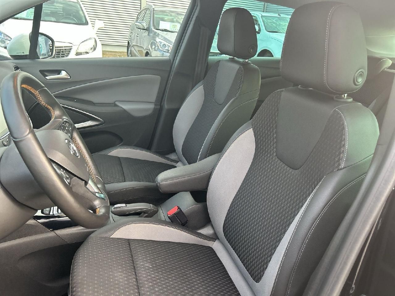 Fahrzeugabbildung Opel Crossland Innovation, Automatik,AHK