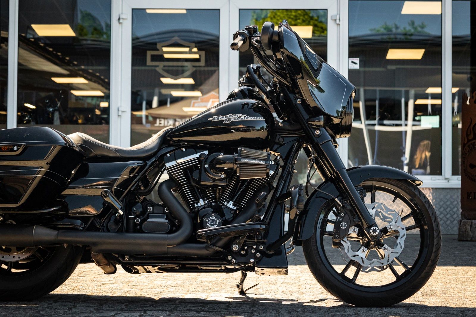 Fahrzeugabbildung Harley-Davidson FLHXS Street Glide - Jekill&Hyde -Wilbers