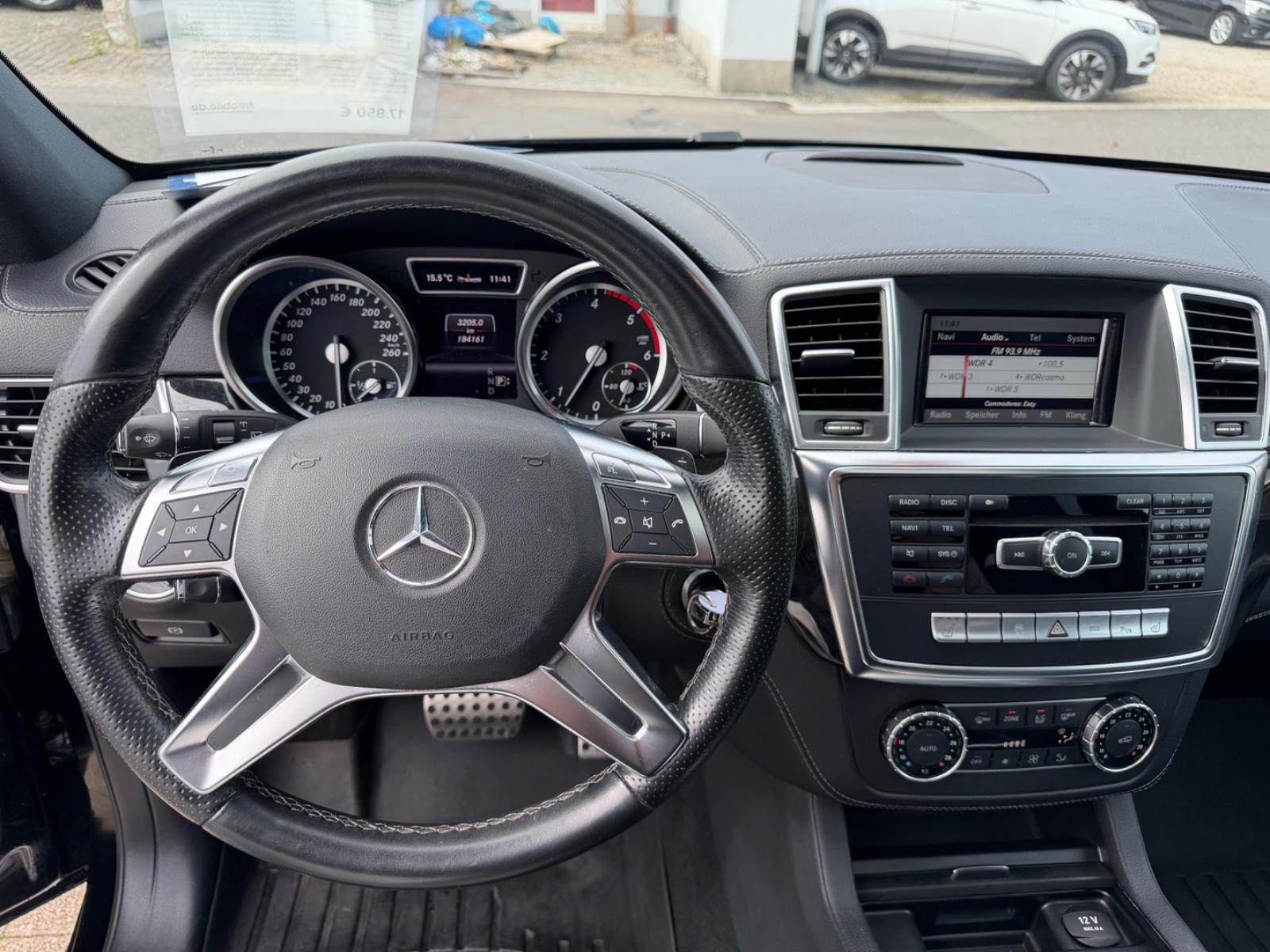 Mercedes-Benz ML 350 CDI 4Matic AMG PAKET 1.HD Leder H&K