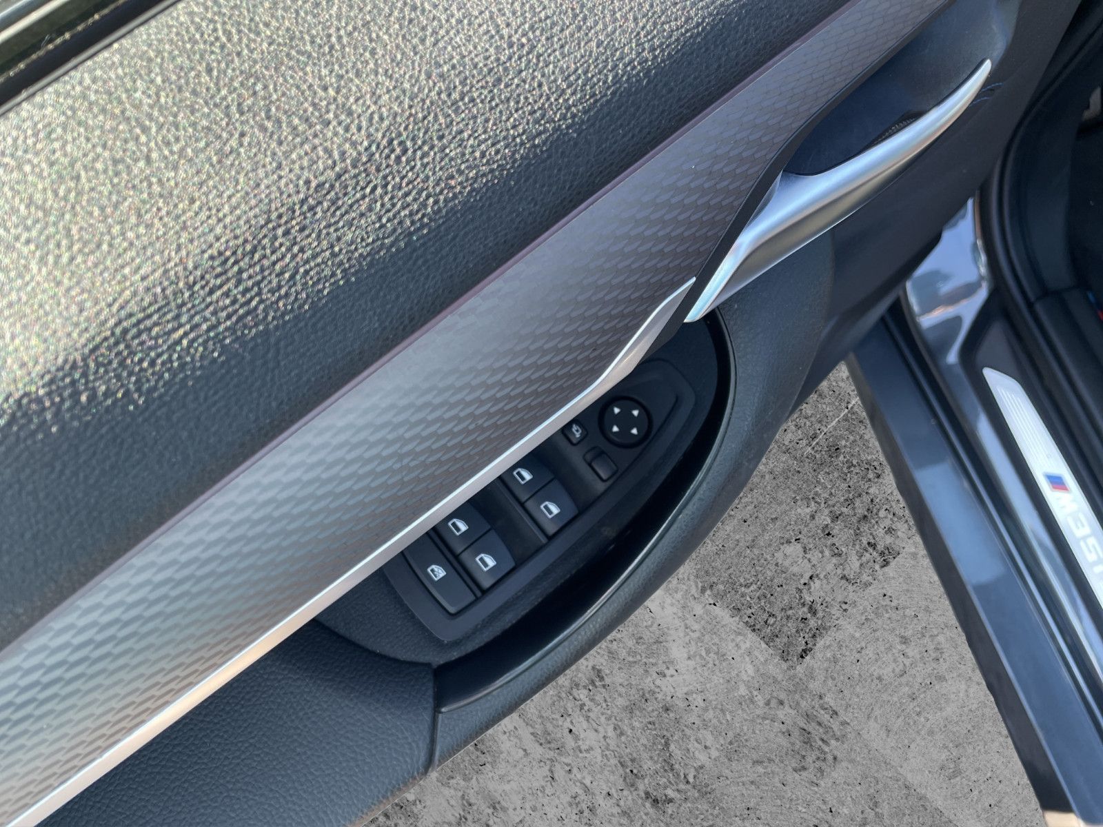 Fahrzeugabbildung BMW X2 M35i xDrive *Automatik*Allrad*Head-up*H&K*