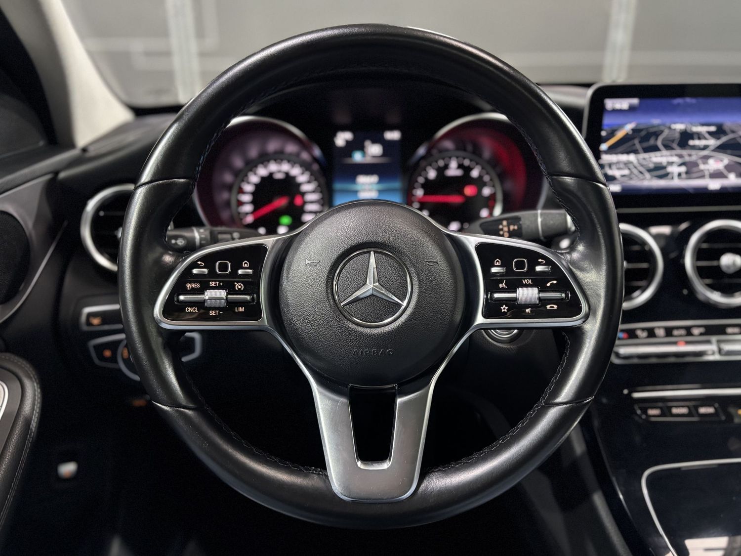 Fahrzeugabbildung Mercedes-Benz C 220 d 4Matic Avantgarde#Pano#LED#HUD#AHK#Kamer