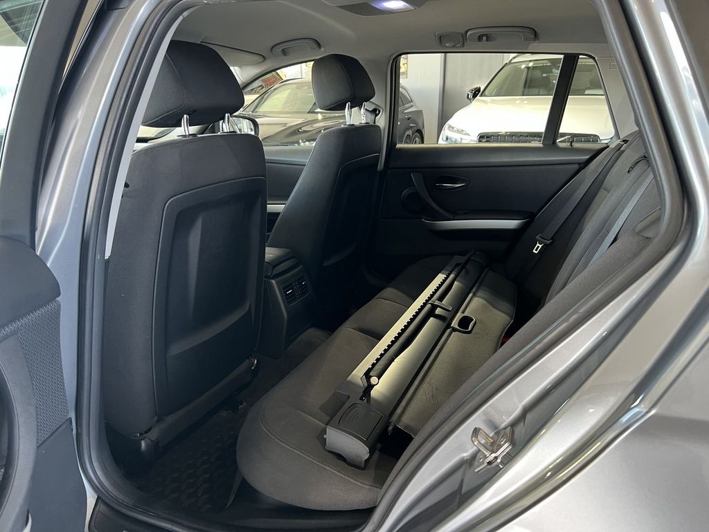 BMW 320 i Touring AHK *KEIN VERKAUF AN PRIVAT*