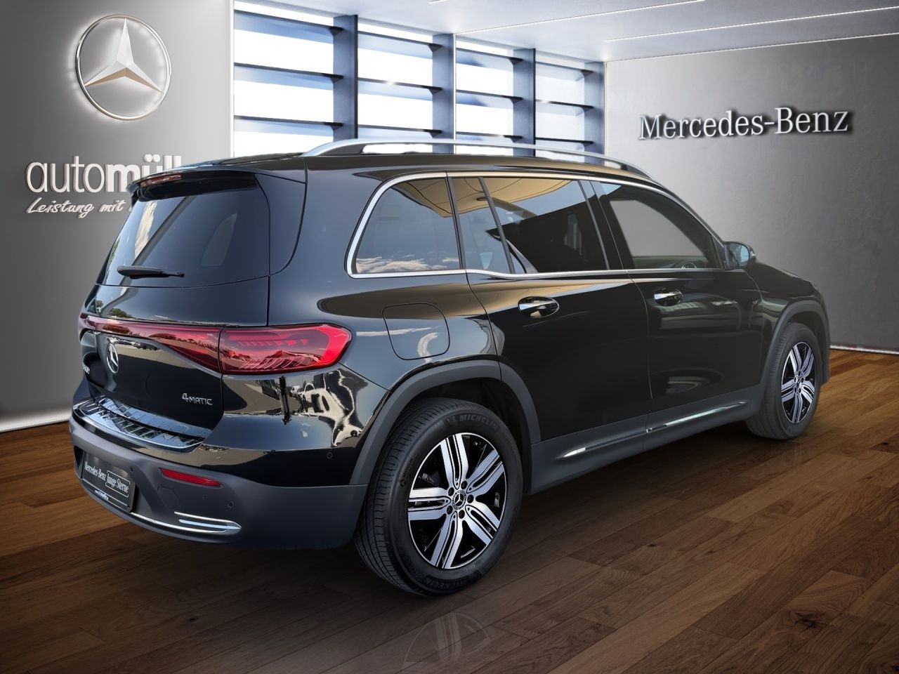 Fahrzeugabbildung Mercedes-Benz EQB 350 4M BONUS+AHK+PANO+360°+DISTR+WINTER+KEYL