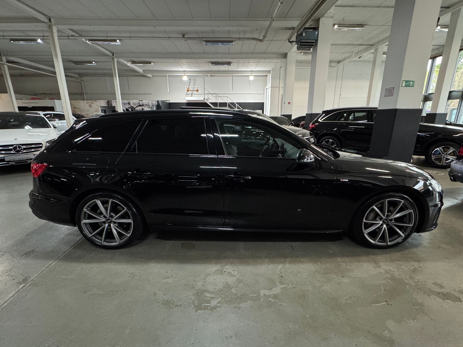 Fahrzeugabbildung Audi A4 45 TDI QUATTRO 2X S-LINE BLACK EDITION 19´RS