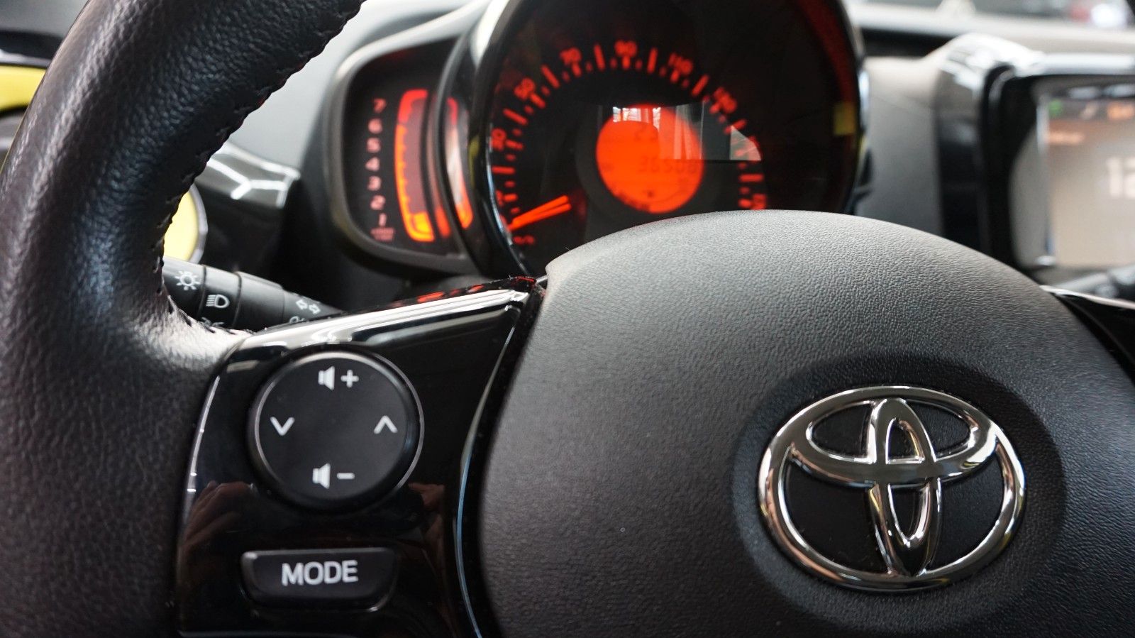 Fahrzeugabbildung Toyota Aygo x-cite nur 4,1 Liter durchs. Verbrauch