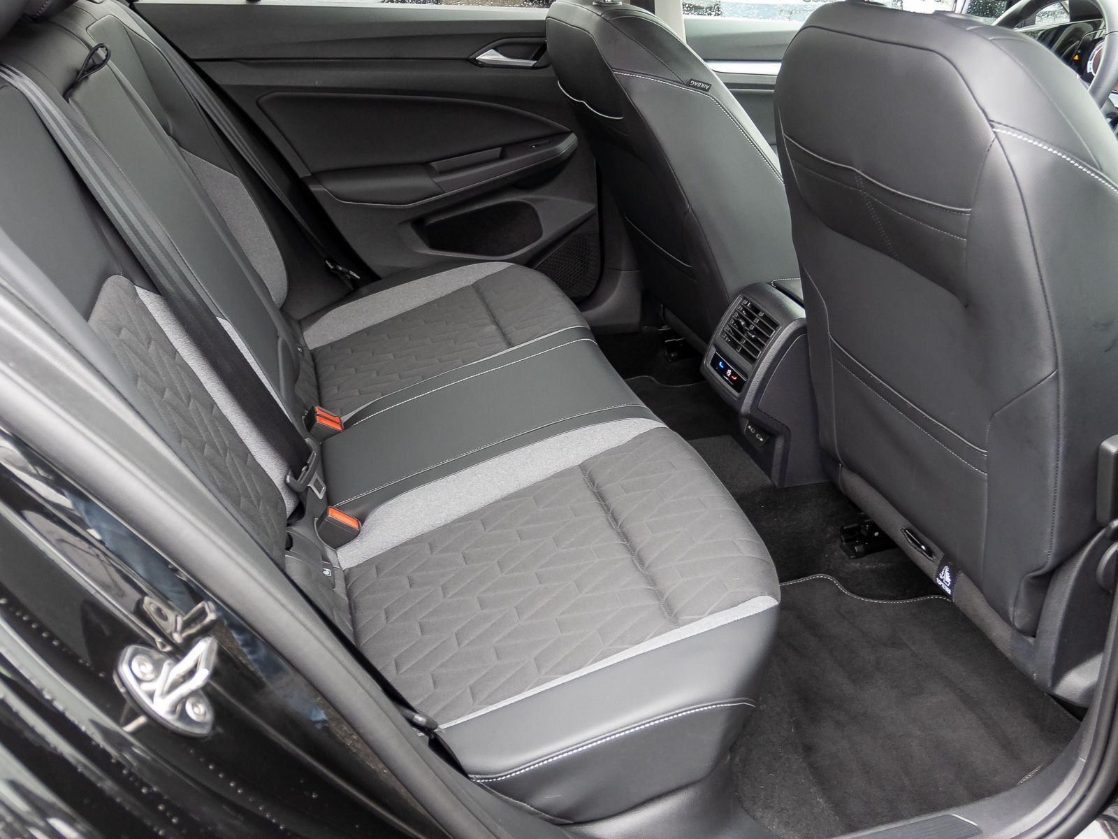 Volkswagen Golf - Bild 25