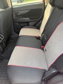 Mitsubishi Outlander - 11