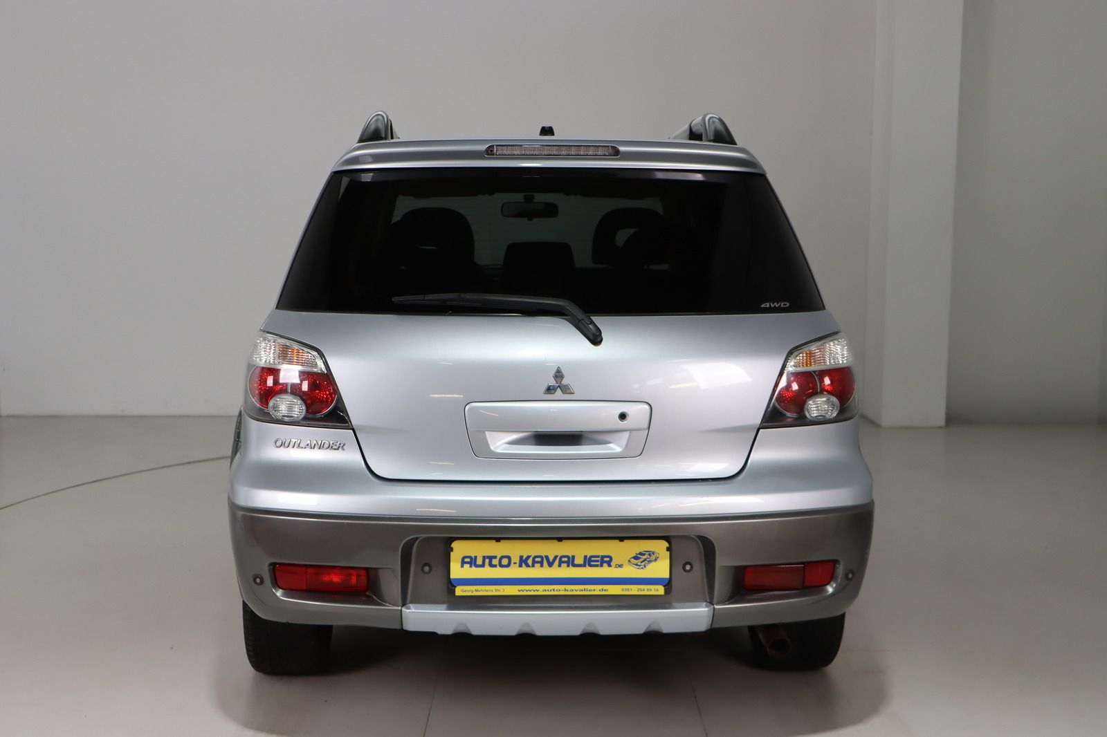 Fahrzeugabbildung Mitsubishi Outlander 2.4 Intense