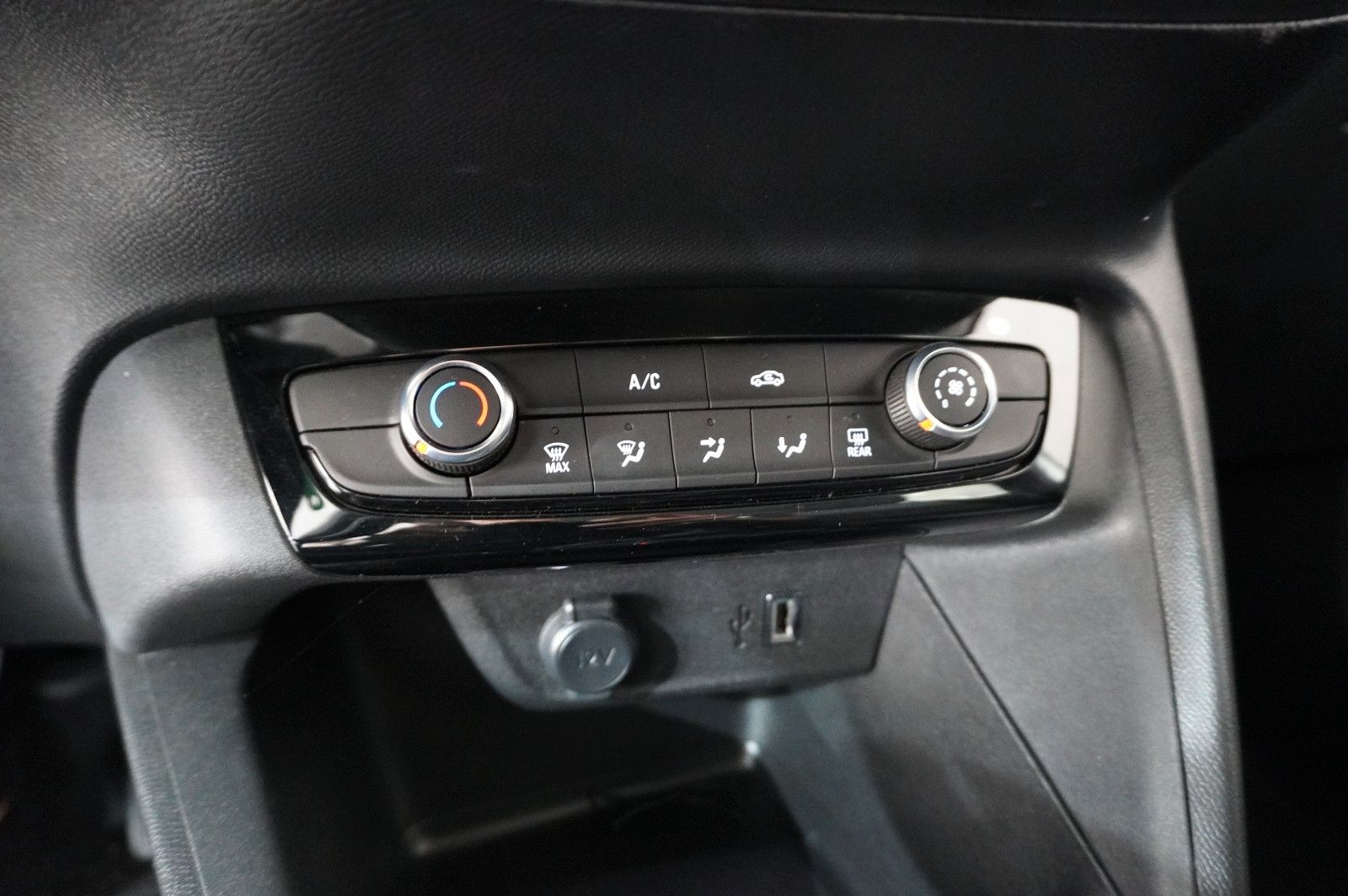 Fahrzeugabbildung Opel Corsa F 1.5D ELEGANCE NAVI/LED/KAMERA/TEMP/DAB+