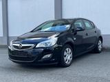 Opel Astra J Lim. 5-trg. Edition - Opel Astra aus 2010: Edition