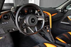 MCLAREN 750S - B&W Lift Elite Paint Carbon Interior 360°