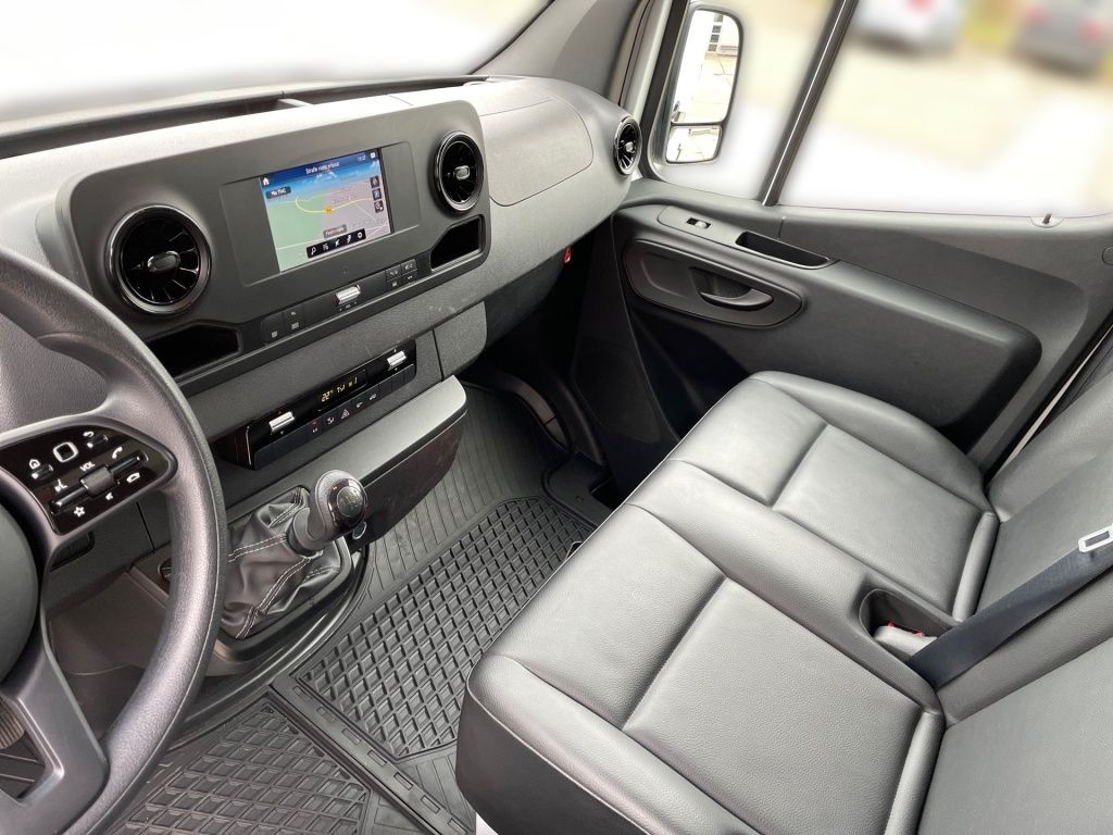 Fahrzeugabbildung Mercedes-Benz Sprinter 215 CDI Pritsche Kompakt AHK, Klima