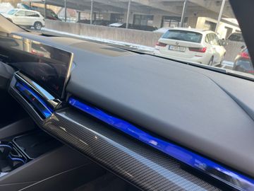 BMW i5 eDrive40