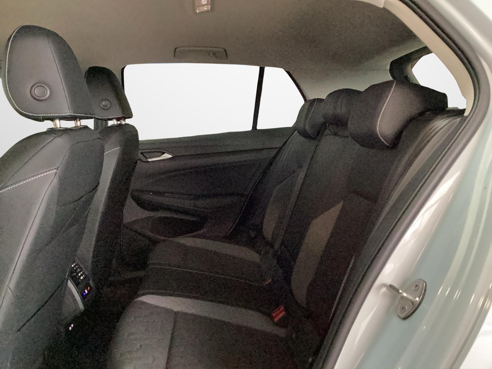 Volkswagen Golf 1.5 eTSI DSG Energy AHK LED Kamera PDC LM, миниатюра 12