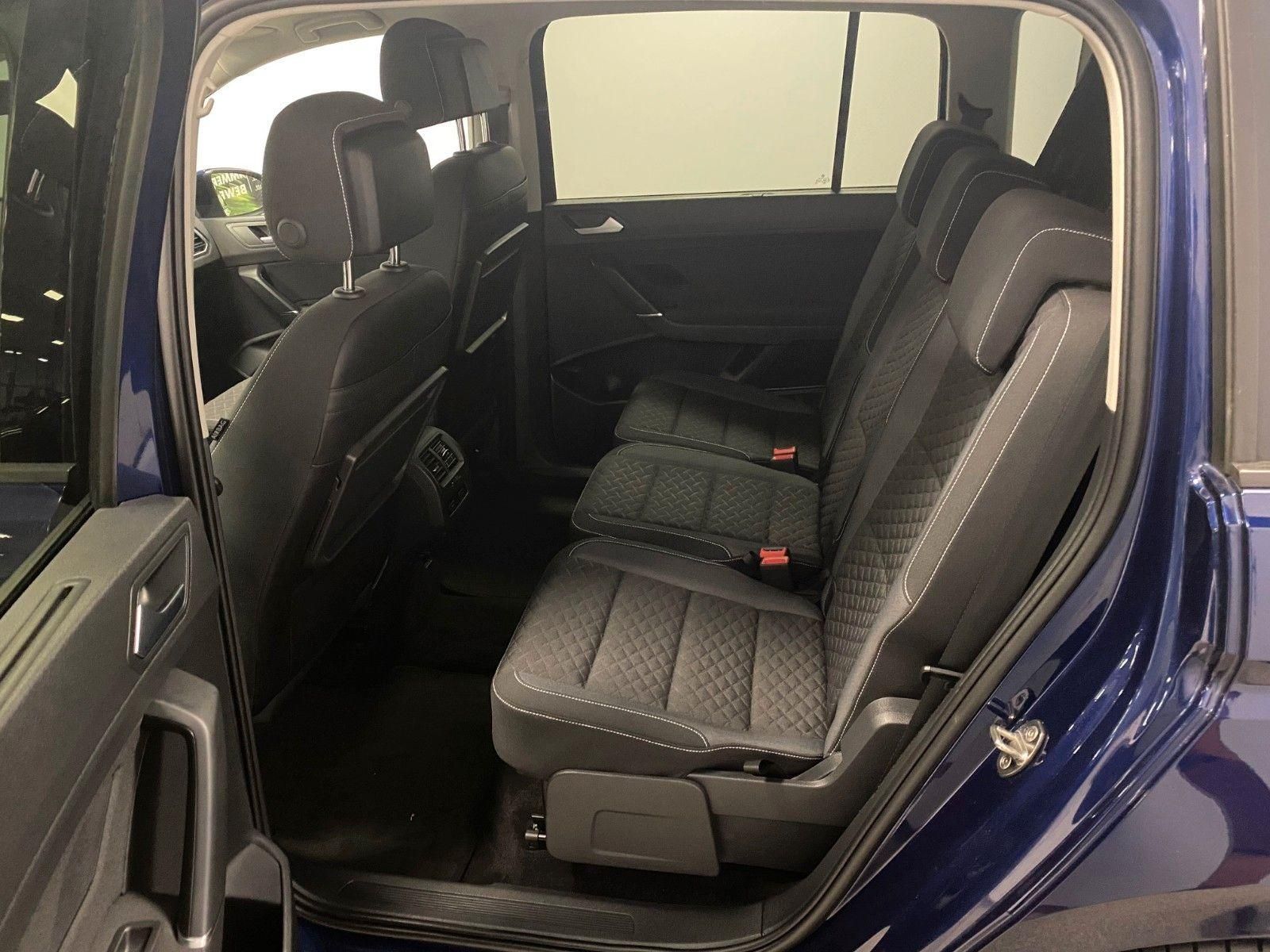 Fahrzeugabbildung Volkswagen Touran 1.5 TSI JOIN+NAVI+AHK schwenk+KAMERA+ACC+