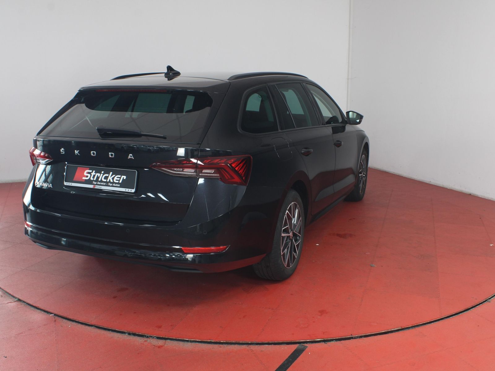 Skoda Octavia Combi Ambition 2.0TDI 178,-ohne Anzahlun imagem 3