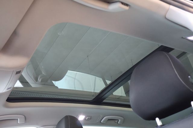 Volkswagen Golf VII Variant Highline LED Navi PanoSchiebe.