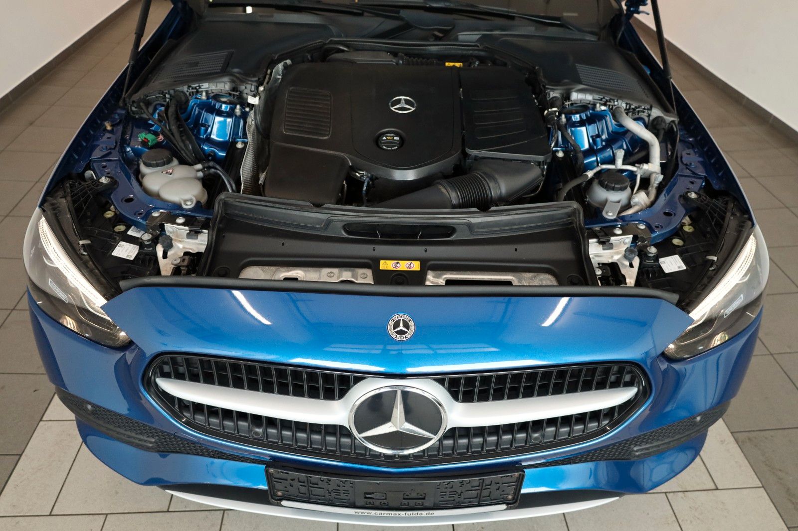 Fahrzeugabbildung Mercedes-Benz C 300e T Avantgarde T Leder,Navi,LED,SH,PDC,Park