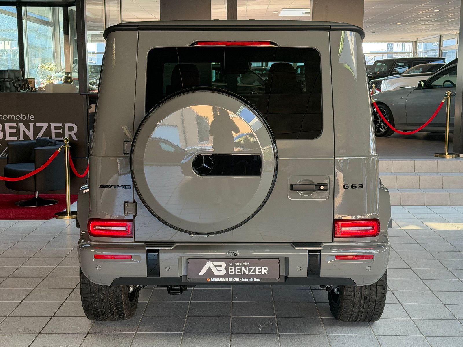 Fahrzeugabbildung Mercedes-Benz G 63 AMG/ A22/ FOND-TV/CARBON/RED/SUPERIOR/UNI