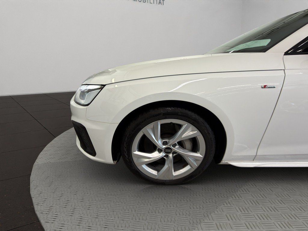 Audi A4 Avant 50 TDI quattro Tiptronic S line B&O imagem 3