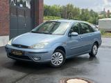 Ford Focus 1.6 Ghia Exclusiv*Tüv Neu*Klima*AHK*Top* - Ford Focus aus 2004: Ghia