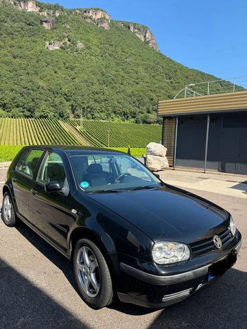 Volkswagen Golf 4 mit frischem TÜV