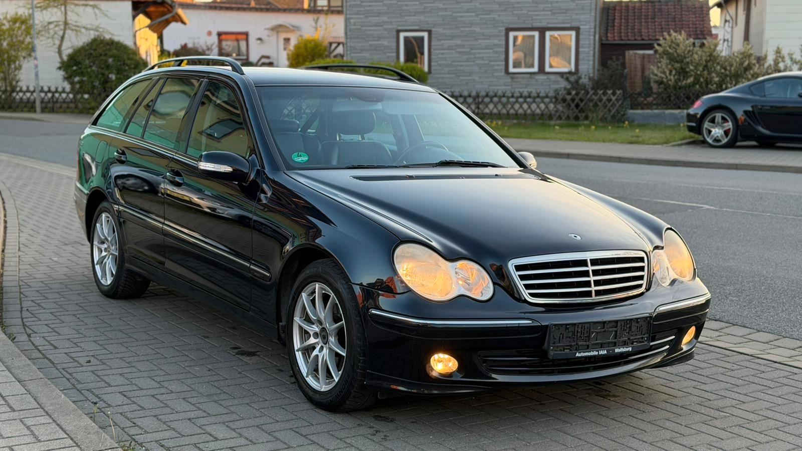 Mercedes-Benz C 180 Avantgarde Kompressor Automatik / Navi