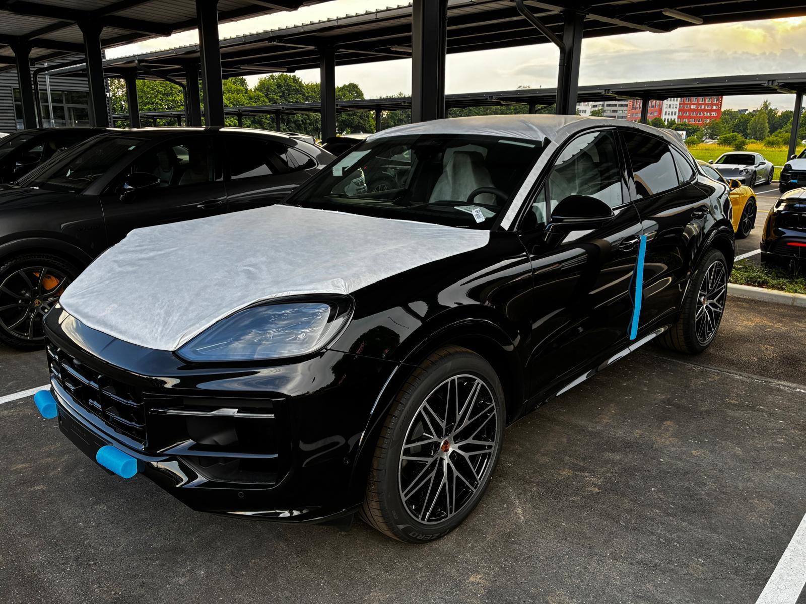 Porsche Cayenne Coupe Black Edition
