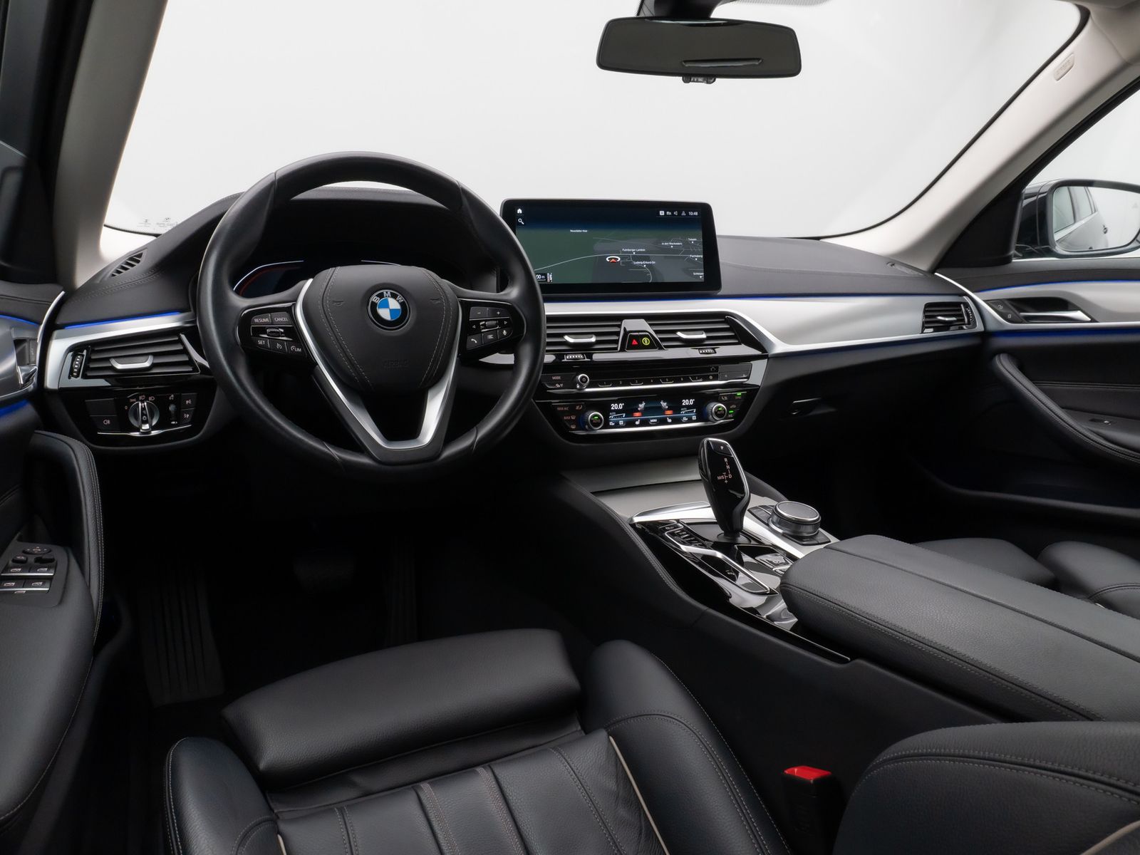 Fahrzeugabbildung BMW 520d Luxury Line Kamera DAB 4xKlima AHK Sport