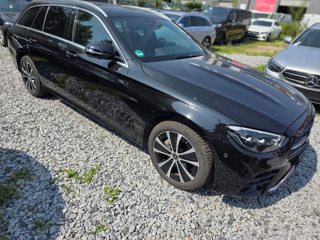 Image of Mercedes-Benz E 300