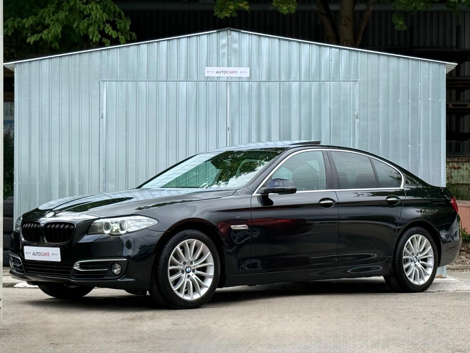 BMW 520 d xDrive Luxury Line/BI-XENON//SCHIEBE-D/AHK