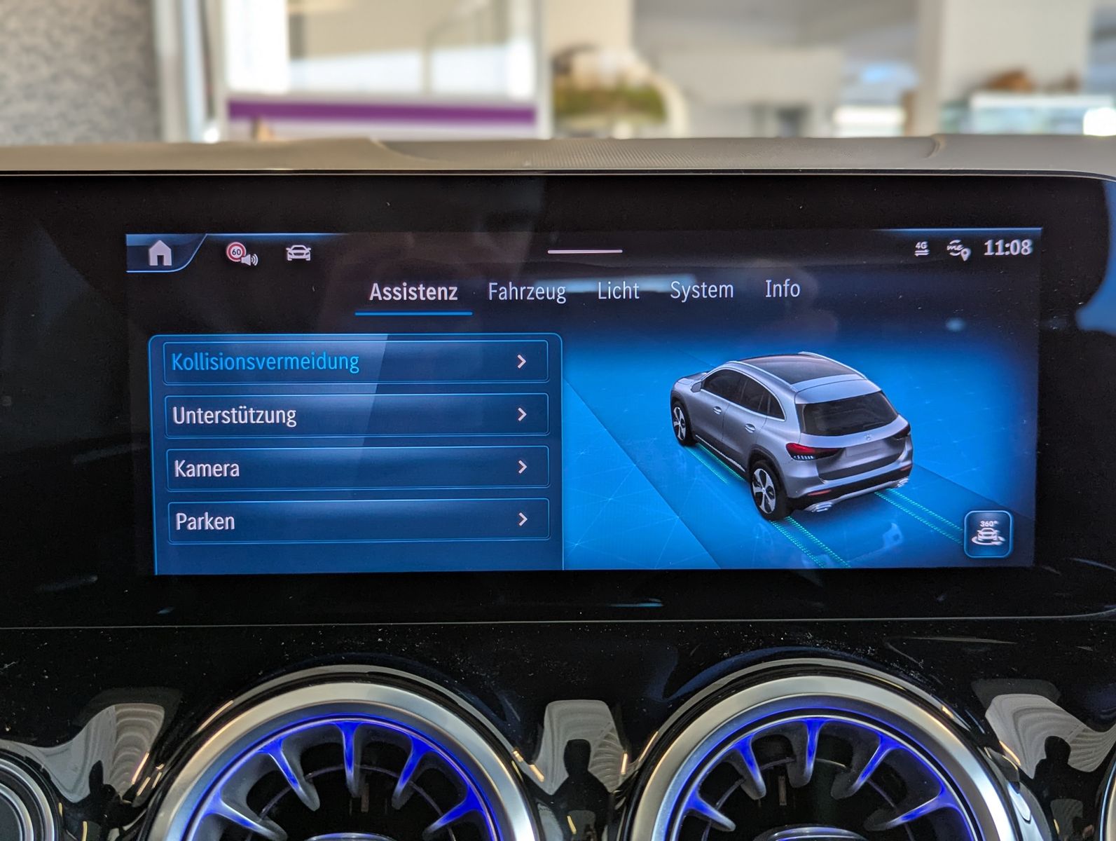 MERCEDES-BENZ GLA 200 AMG Multib. Distronic MBUX Pano AHK 360° - Image 29