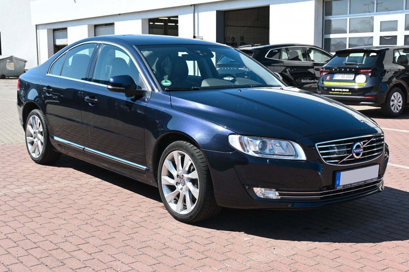 Fahrzeugabbildung Volvo S80 D4 Mom*AT*ACC*NAV*SITHZ*PANO*XEN*Top