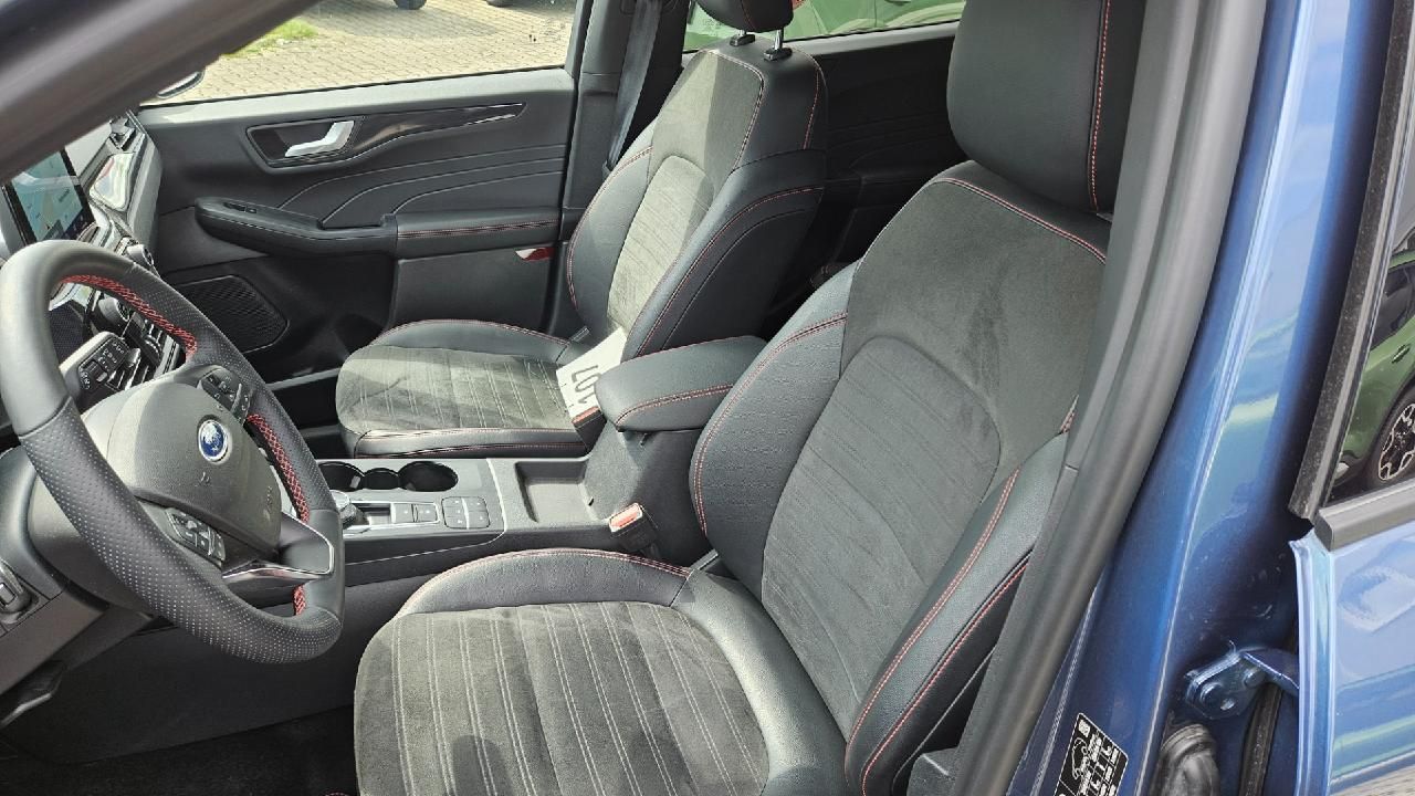 Fahrzeugabbildung Ford Kuga Plug-In Hybrid ST-Line X