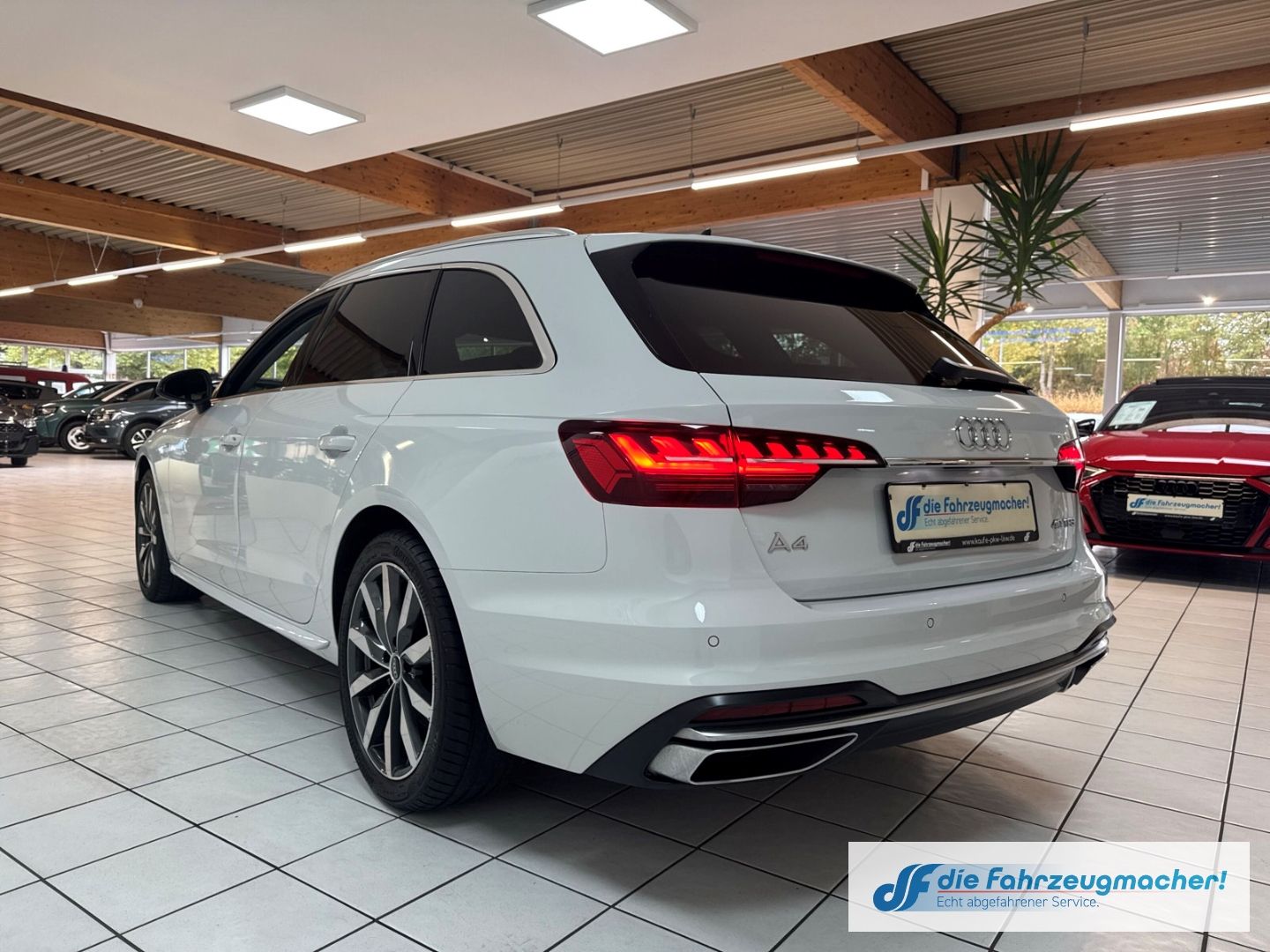 Fahrzeugabbildung Audi A4 Avant 40 TFSI advanced HUD Navi Soundsystem L