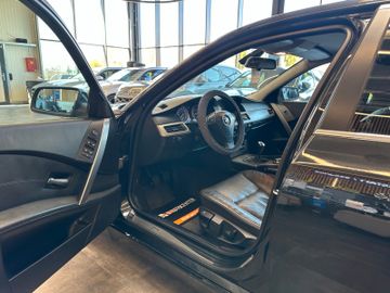 BMW 530 i Touring *Klima*Navi*Xenon*AHK*Freisprech*