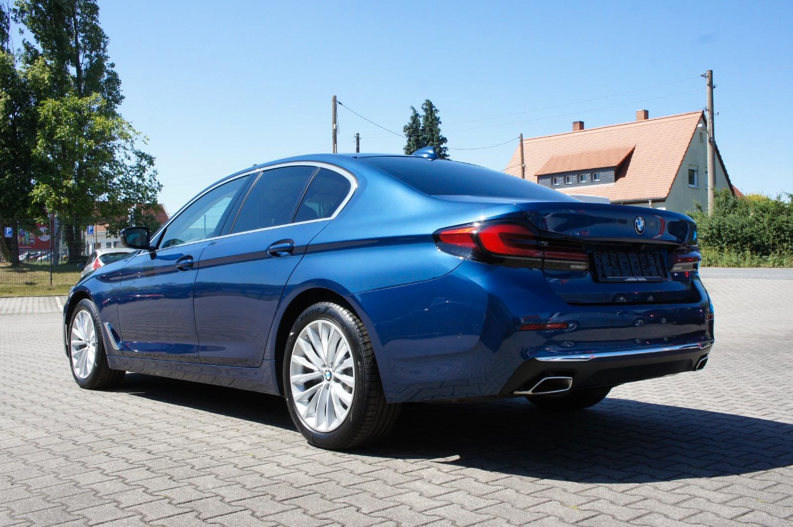 BMW 520d Limousine xDrive Luxury-Line *STANDHZG*