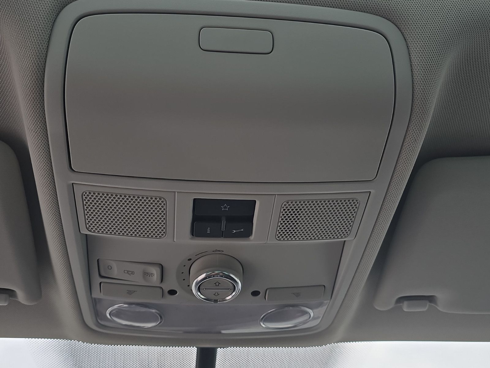 Fahrzeugabbildung Volkswagen Tiguan Sport & Style 4Motion+1.HAND+AUTOMATIK