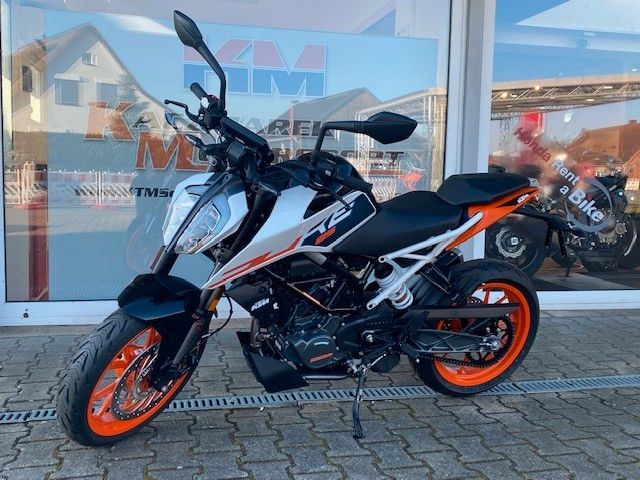 KTM 125 Duke Modell 2023   Aktionspreis !!!