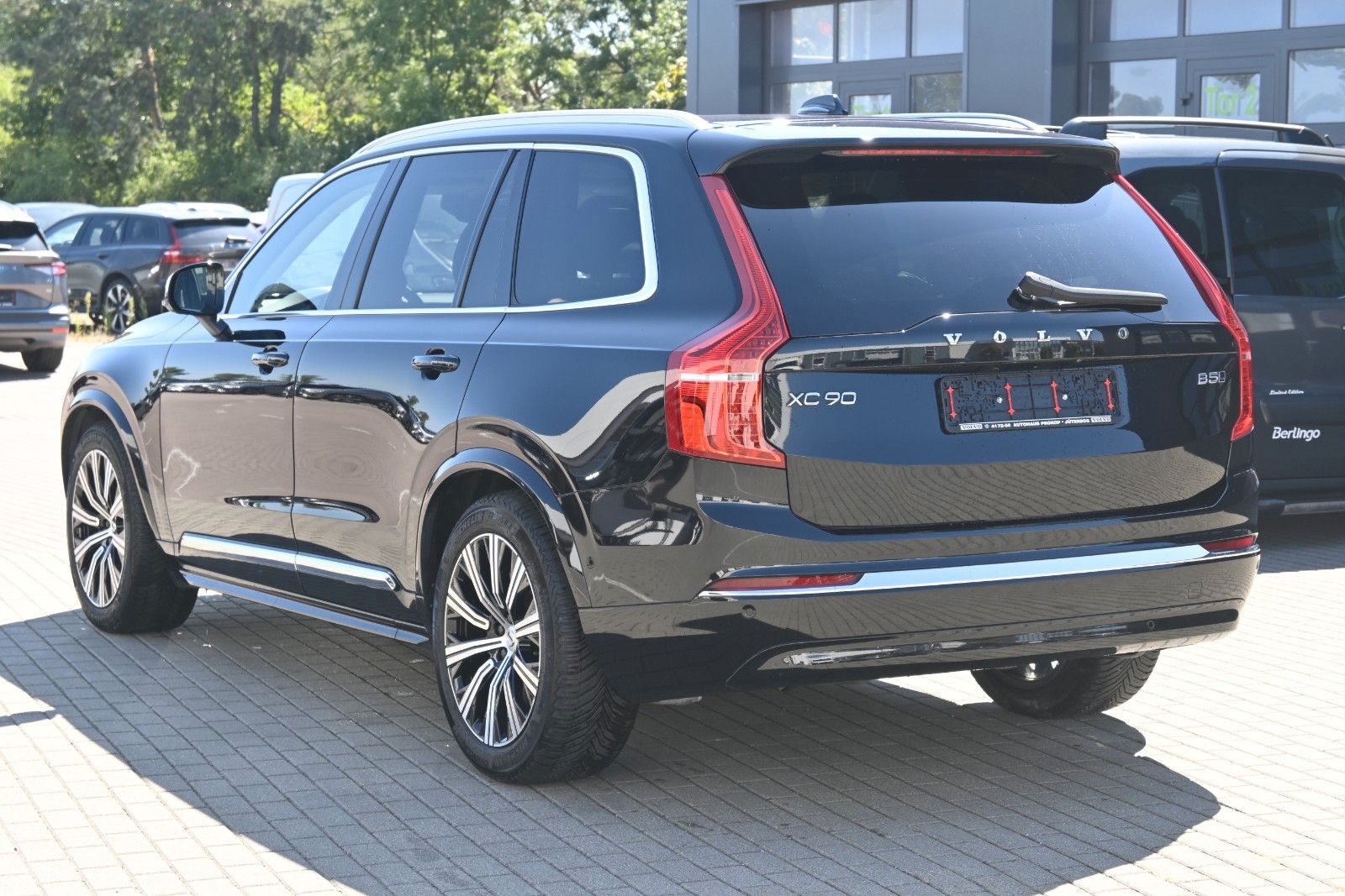Fahrzeugabbildung Volvo XC90 B5D AWD Plus Bright*LED*PANO*STHZ*360*H&K