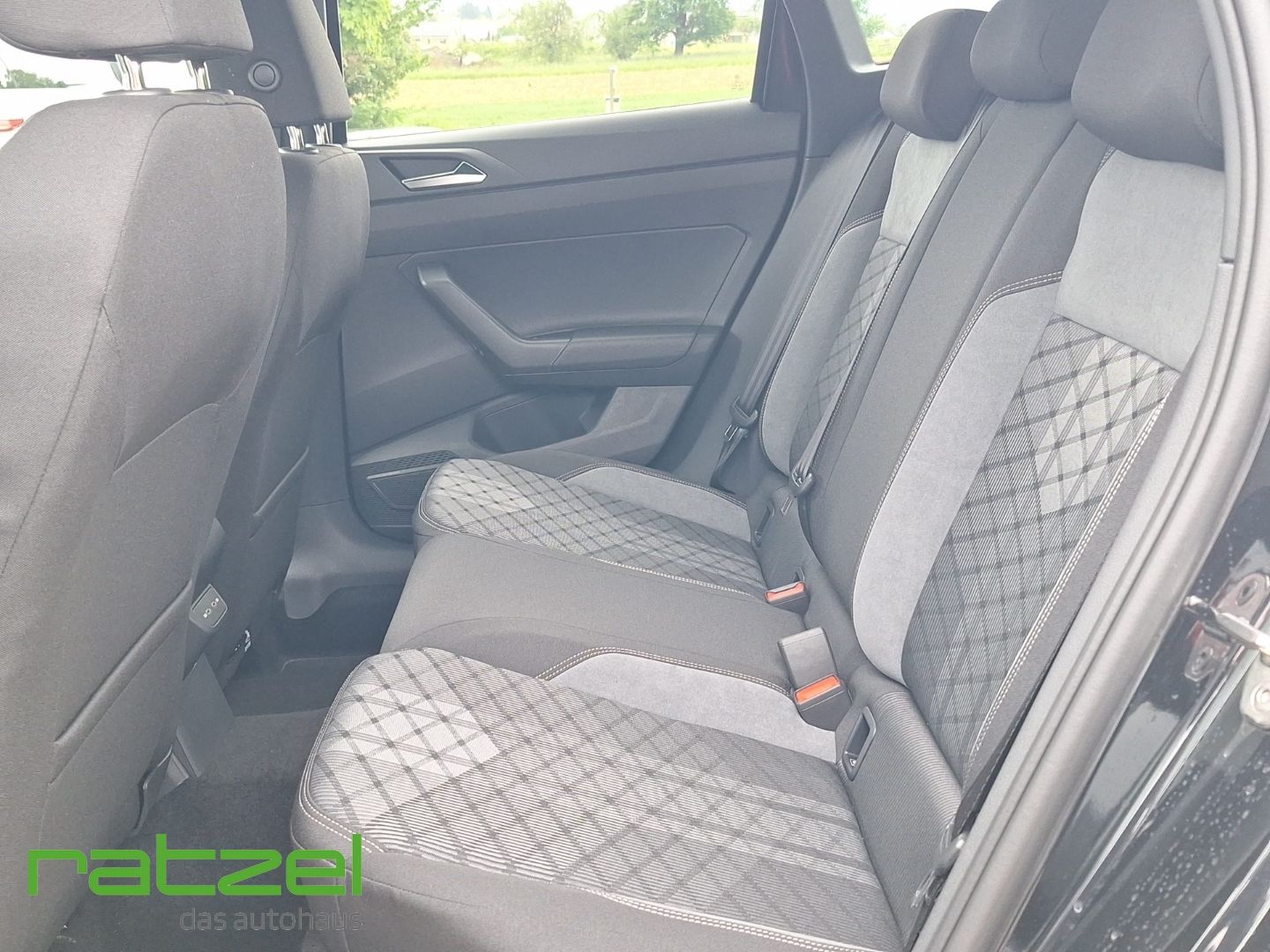 Fahrzeugabbildung Volkswagen Taigo 1.0 TSI DSG R-Line ACC+Kamera+Beats Audio