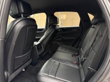 Porsche Cayenne - 12